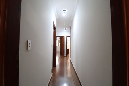 Casa para alugar com 294m², 4 quartos e 2 vagasCorredor