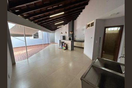 Casa para alugar com 294m², 4 quartos e 2 vagas