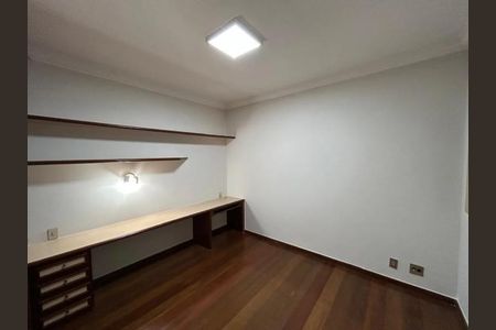 Casa para alugar com 294m², 4 quartos e 2 vagas
