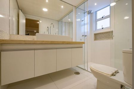 Apartamento à venda com 127m², 2 quartos e 1 vaga Apartamento à venda com 127m², 2 quartos e 1 vagaSuíte