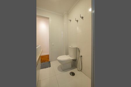 Apartamento à venda com 127m², 2 quartos e 1 vaga Apartamento à venda com 127m², 2 quartos e 1 vagaBanheiro