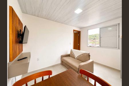 Sala de apartamento para alugar com 1 quarto, 30m² em Cachoeira do Bom Jesus Leste, Florianópolis