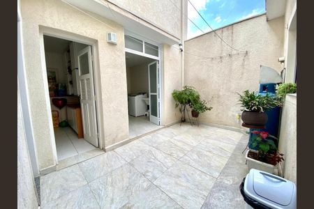 Casa à venda com 160m², 4 quartos e 3 vagas