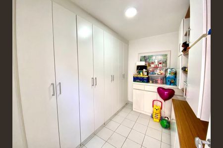 Casa à venda com 160m², 4 quartos e 3 vagas
