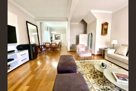 Casa à venda com 4 quartos, 160m² em Vila Mariana, São Paulo