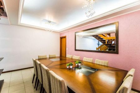Casa à venda com 280m², 4 quartos e 4 vagas
