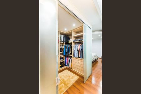 Casa à venda com 280m², 4 quartos e 4 vagas