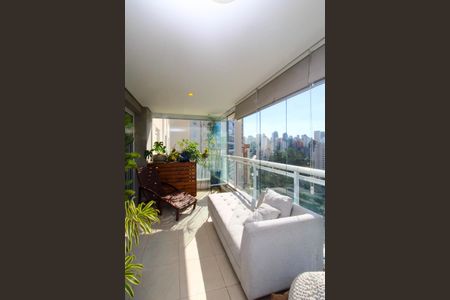 Apartamento à venda com 200m², 3 quartos e 3 vagas Apartamento à venda com 200m², 3 quartos e 3 vagasVaranda da Sala