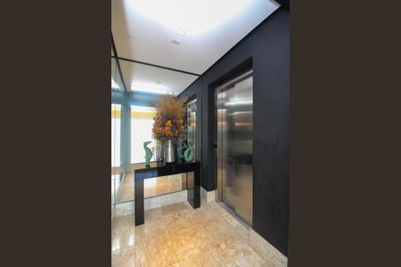 Apartamento à venda com 200m², 3 quartos e 3 vagas Apartamento à venda com 200m², 3 quartos e 3 vagasHall privativo