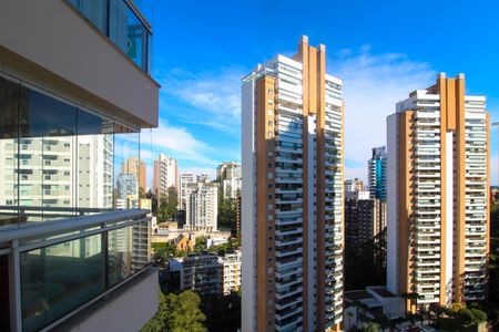 Apartamento à venda com 200m², 3 quartos e 3 vagas Apartamento à venda com 200m², 3 quartos e 3 vagasVista Suíte 1