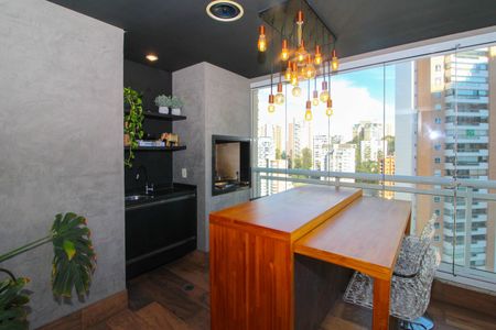 Apartamento à venda com 200m², 3 quartos e 3 vagas Apartamento à venda com 200m², 3 quartos e 3 vagasVaranda da Sala