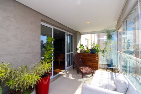 Apartamento à venda com 200m², 3 quartos e 3 vagas Apartamento à venda com 200m², 3 quartos e 3 vagasVaranda da Sala
