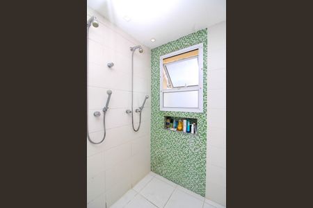 Apartamento à venda com 200m², 3 quartos e 3 vagas Apartamento à venda com 200m², 3 quartos e 3 vagasBanheiro Suíte 2