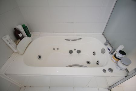 Apartamento à venda com 200m², 4 quartos e 3 vagasBanheiro da Suíte 1 - Banheira