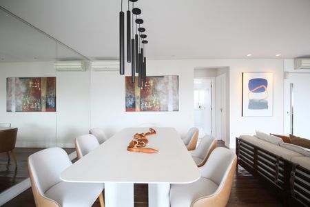 Apartamento à venda com 200m², 4 quartos e 3 vagasSala de Jantar