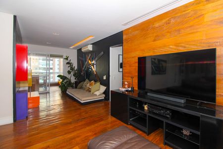 Apartamento à venda com 200m², 3 quartos e 3 vagas Apartamento à venda com 200m², 3 quartos e 3 vagasSala