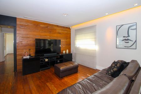 Apartamento à venda com 200m², 3 quartos e 3 vagas Apartamento à venda com 200m², 3 quartos e 3 vagasSala