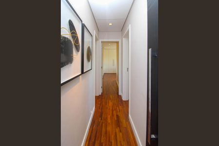 Apartamento à venda com 200m², 3 quartos e 3 vagas Apartamento à venda com 200m², 3 quartos e 3 vagasCorredor