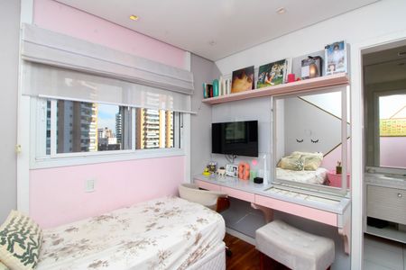 Apartamento à venda com 200m², 3 quartos e 3 vagas Apartamento à venda com 200m², 3 quartos e 3 vagasSuíte 1