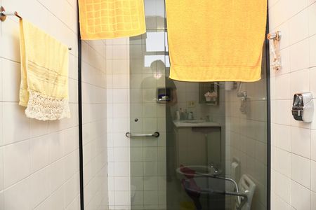Apartamento à venda com 90m², 3 quartos e 2 vagas Apartamento à venda com 90m², 3 quartos e 2 vagasBanheiro da Suíte