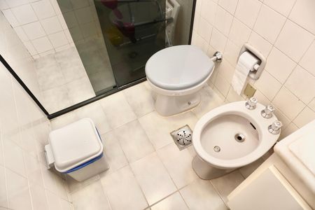 Apartamento à venda com 90m², 3 quartos e 2 vagas Apartamento à venda com 90m², 3 quartos e 2 vagasBanheiro da Suíte