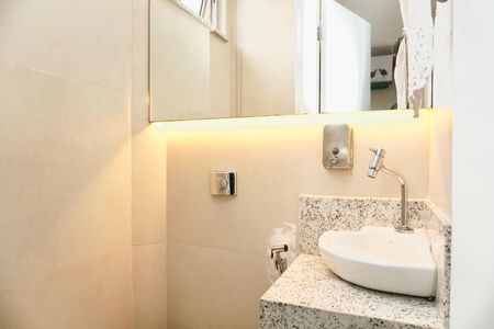 Apartamento à venda com 90m², 3 quartos e 2 vagas Apartamento à venda com 90m², 3 quartos e 2 vagasLavabo
