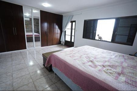 Casa à venda com 420m², 5 quartos e 4 vagas