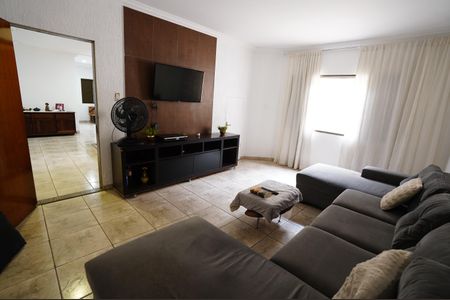 Casa à venda com 420m², 5 quartos e 4 vagas