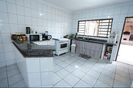 Casa à venda com 420m², 5 quartos e 4 vagas