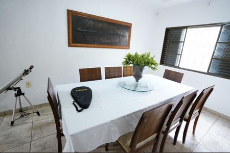 Casa à venda com 5 quartos, 420m² em Setor Jao, Goiânia