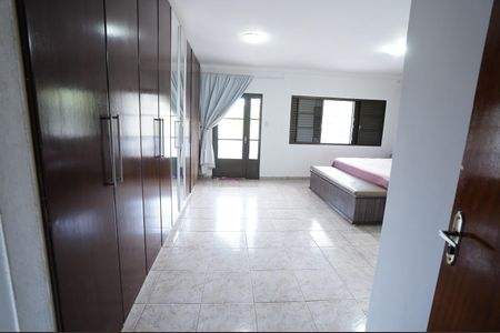 Casa à venda com 420m², 5 quartos e 4 vagas