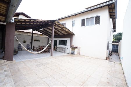 Casa à venda com 420m², 5 quartos e 4 vagas