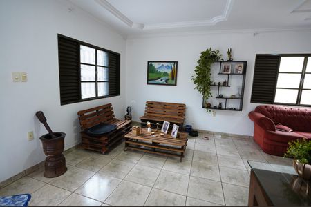 Casa à venda com 420m², 5 quartos e 4 vagas