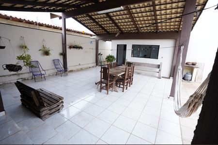 Casa à venda com 420m², 5 quartos e 4 vagas