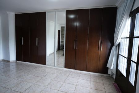 Casa à venda com 420m², 5 quartos e 4 vagas