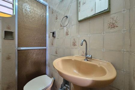 Casa à venda com 108m², 3 quartos e 2 vagasBanheiro