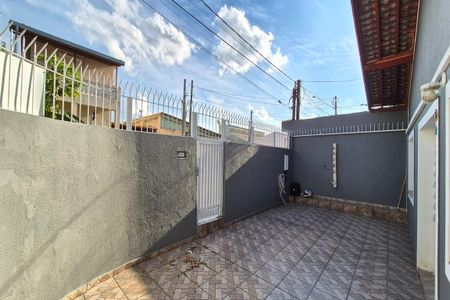 Garagem  de casa à venda com 3 quartos, 108m² em Vila Castelo Branco, Campinas