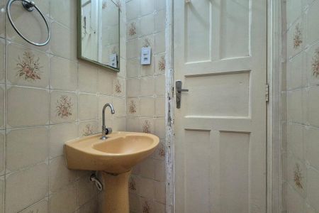 Casa à venda com 108m², 3 quartos e 2 vagasBanheiro