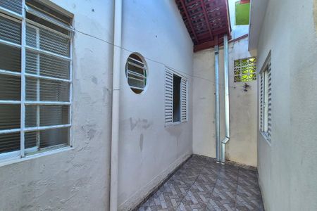 Casa à venda com 108m², 3 quartos e 2 vagasCorredor 