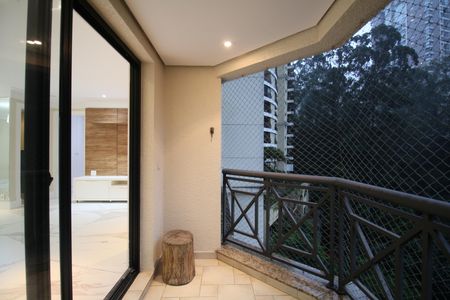 Apartamento para alugar com 124m², 3 quartos e 2 vagasVaranda