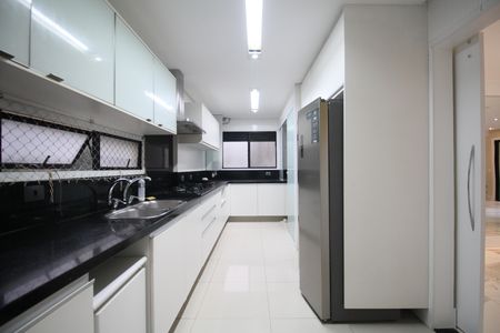 Apartamento para alugar com 124m², 3 quartos e 2 vagasCozinha