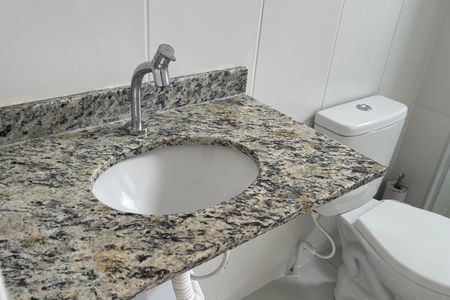 Casa para alugar com 50m², 2 quartos e 1 vaga Casa para alugar com 50m², 2 quartos e 1 vagaBanheiro