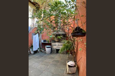 Casa à venda com 120m², 3 quartos e 2 vagas