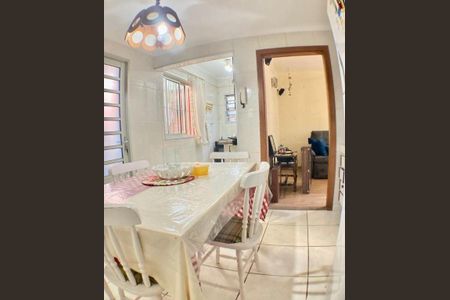Casa à venda com 120m², 3 quartos e 2 vagas