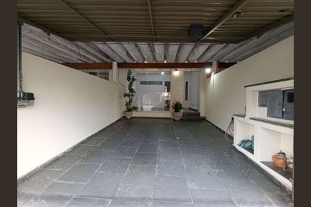 Casa à venda com 106m², 2 quartos e 2 vagas