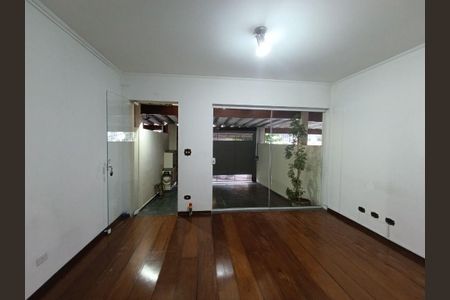 Casa à venda com 106m², 2 quartos e 2 vagas