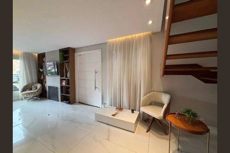 Casa à venda com 3 quartos, 190m² em Jardim Rosa Maria, São Paulo