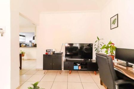Casa à venda com 4 quartos, 195m² em Cidade Dos Bandeirantes, São Paulo