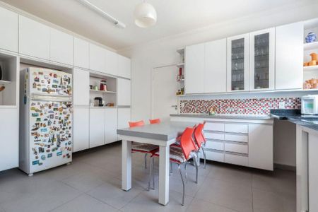 Casa à venda com 6 quartos, 500m² em Cidade São Francisco, São Paulo