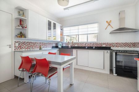 Casa à venda com 6 quartos, 500m² em Cidade São Francisco, São Paulo
